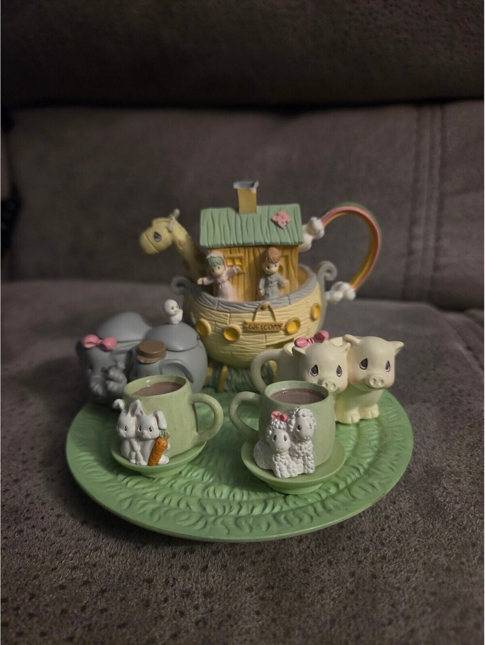 Precious Moments Niahx̌d Ark mini tea set